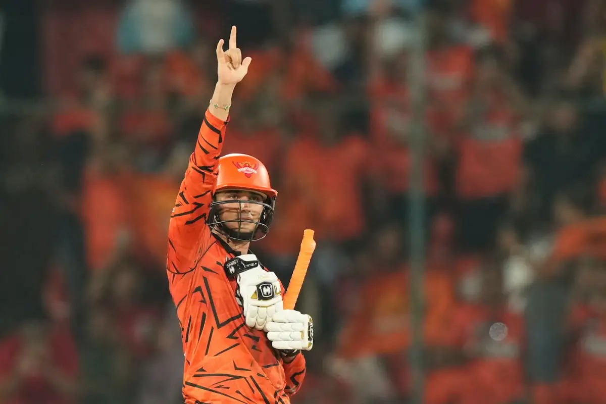 అభిషేక్ శర్మ పవర్ హిట్టింగ్ షో, IPL 2026లో సిక్సుల వరదతో కొత్త భారతీయ రికార్డు