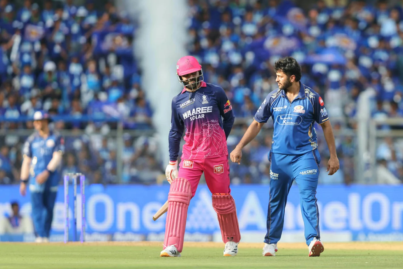 Ravindra Jadeja Trolls Shardul Thakur After No-Ball Drama in MI vs RR IPL 2026 Clash