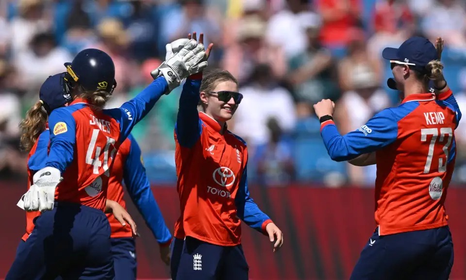 England Women vs New Zealand Highlights: డాని గిబ్సన్ మెరుపులతో న్యూజిలాండ్‌పై ఇంగ్లాండ్ ఘన విజయండాని గిబ్సన్ మెరుపులతో న్యూజిలాండ్‌పై ఇంగ్లాండ్ ఘన విజయం