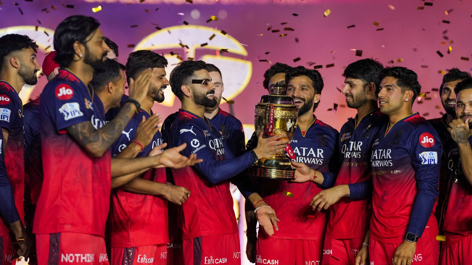 रॉयल चैलेंजर्स बेंगलुरु का IPL फाइनल्स रिकॉर्ड: हार के दर्द से लेकर ऐतिहासिक जीत तक का सफर