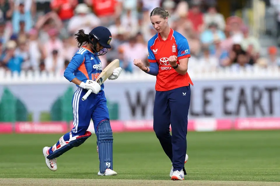 Harmanpreet Kaur Reaches 4000 T20I Runs But India Lose To England