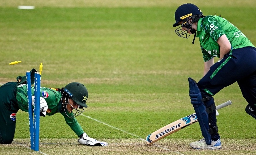 Ireland tri-series: Stokell's brilliance hands Pakistan their second defeat in two games