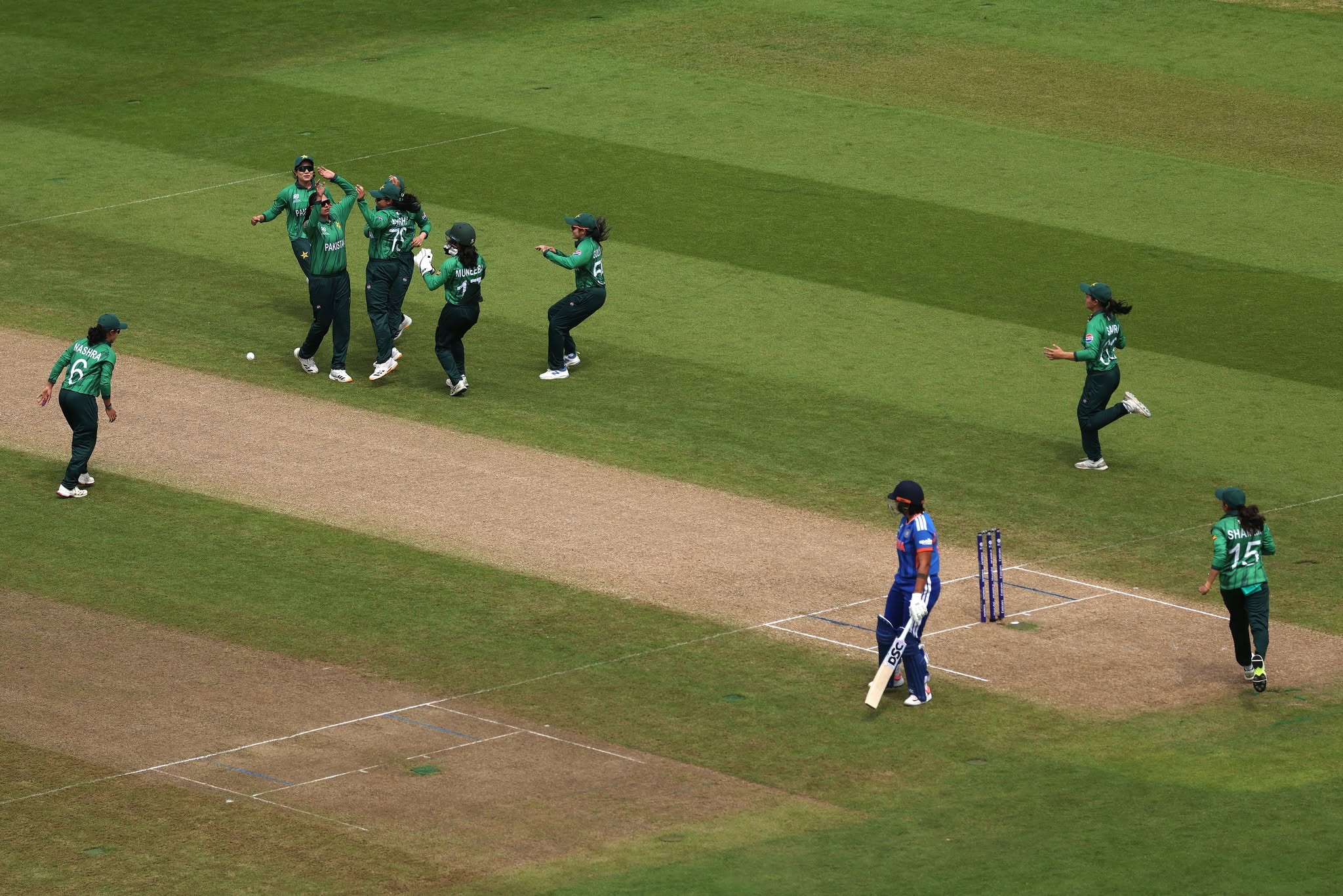 Mandhana, spinners guide India to a massive win against Pakistan
