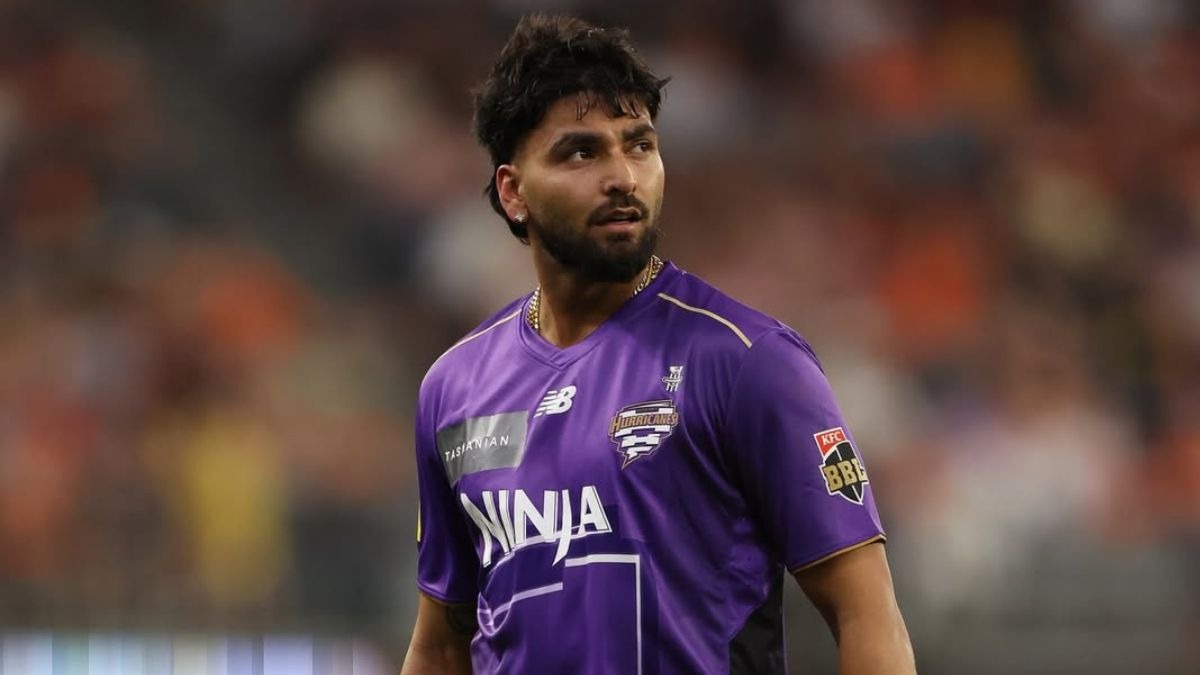ইতিহাস গড়ে অস্ট্রেলিয়ার হয়ে অভিষেক নिखিল চৌধুরীর