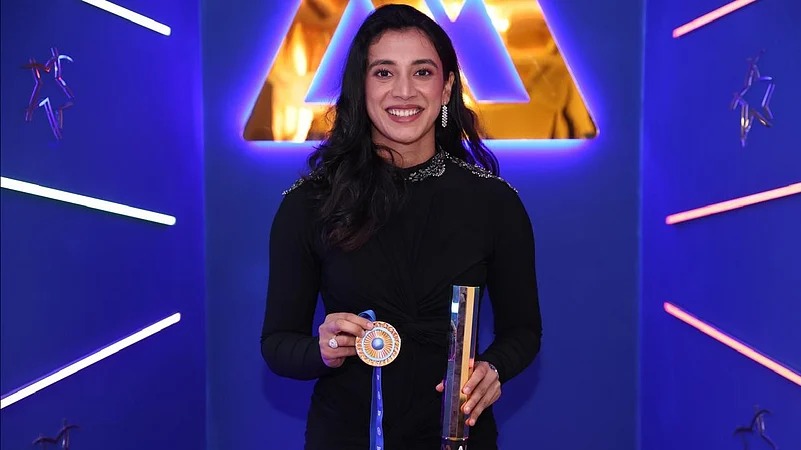 స్మృతి మంధాన TIME 100 ప్రభావవంతమైన క్రీడాకారుల జాబితాలో