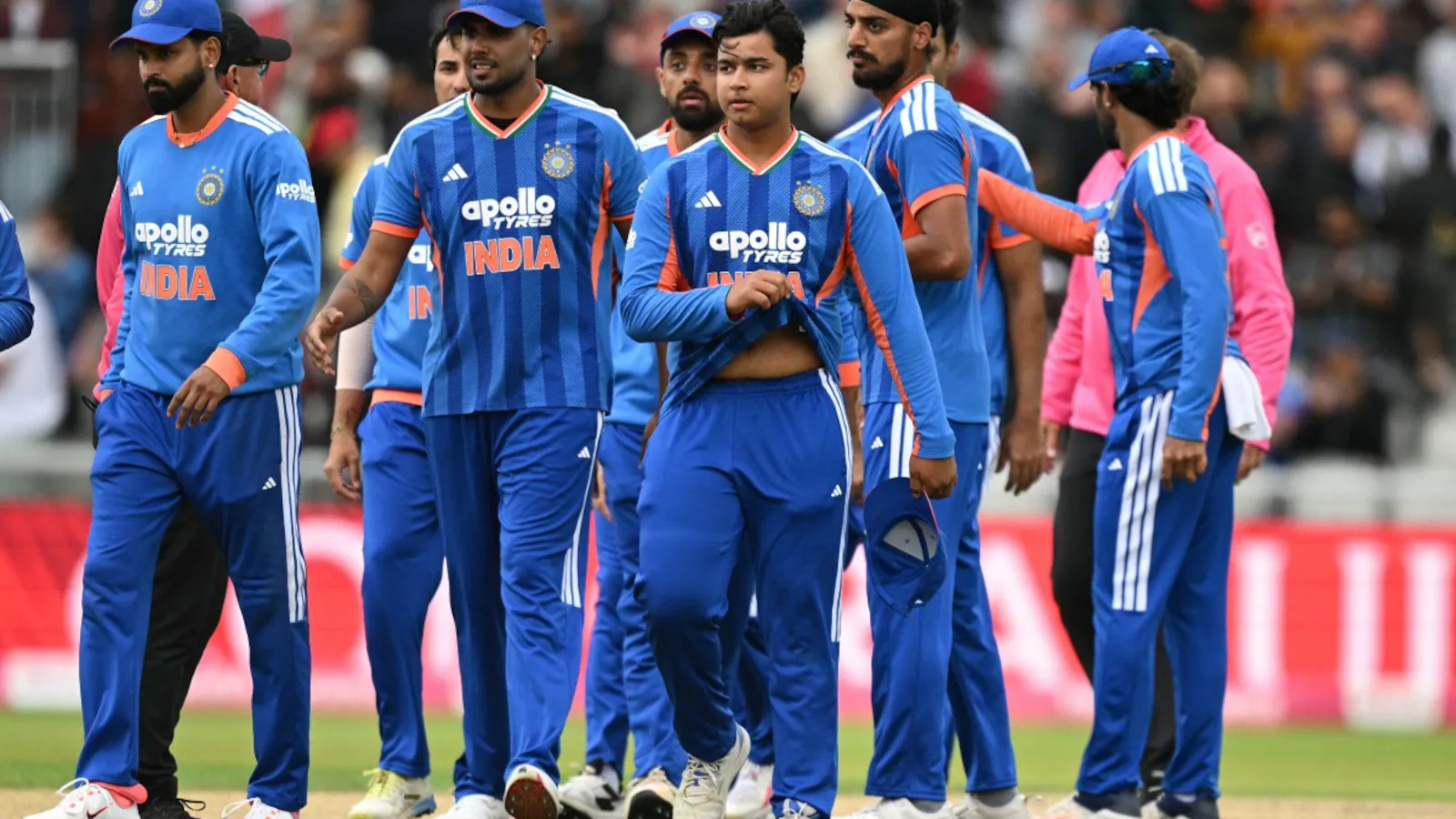 हर्षित राणा और वरुण चक्रवर्ती की चोट पर अपडेट: इंग्लैंड T20I से पहले भारत को दोहरा झटका